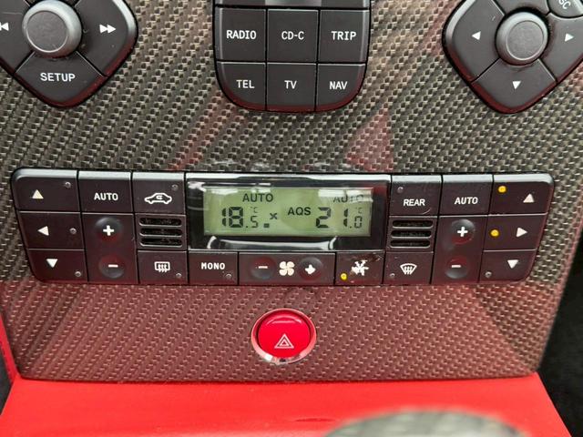 クアトロポルテ スポーツＧＴ　Ｓ　正規ディーラー車　禁煙車　弊社買取車両　Ｖ８エンジン４０１馬力　専用サスペンション　サンルーフ　フェラーリエンジン　トルコンＡＴ　６ポッドキャリパー　２０インチダーククロームＡＷ　赤コンビシート（69枚目）