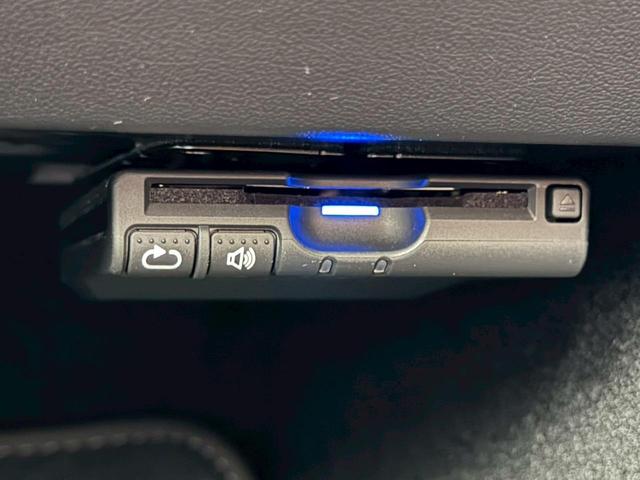 �{�^����Ń��A�Q�[�g�̊J���\�ȁu�p���[�o�b�N�h�A�v�𑕔����Ă��܂��B