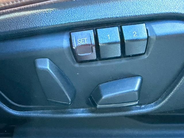 �X�C�b�`�𑀍삷�邱�Ƃœd�C���[�^�[���O��X���C�h����ʂ̍����A�w������̌X���𒲐����Ă���܂��B