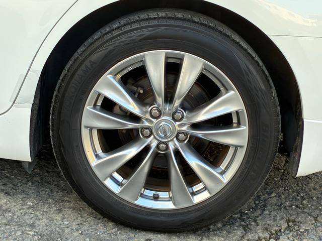 フーガハイブリッド ＶＩＰパッケージ　車検２年付　革シート　メーカーナビ　バックカメラ　レーダークルコン　衝突被害軽減ブレーキ　シートヒーター＆クーラー　クリアランスソナー　フルセグＴＶ　スマートキー　ＥＴＣ　純正１８インチアルミホイール（29枚目）