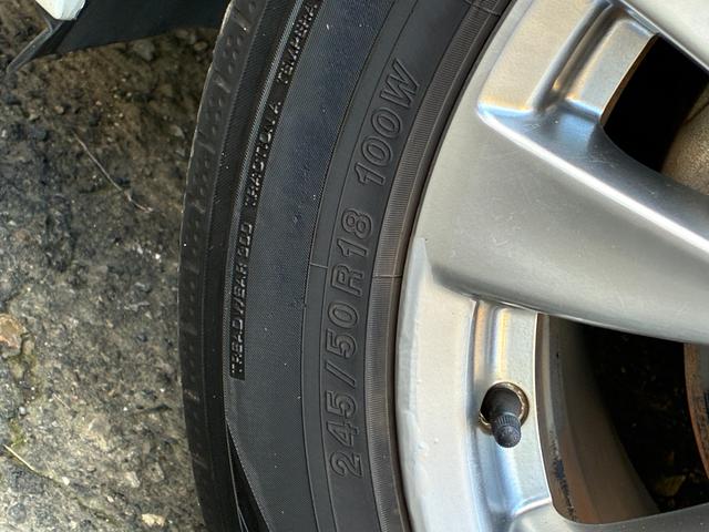 フーガハイブリッド ＶＩＰパッケージ　車検２年付　革シート　メーカーナビ　バックカメラ　レーダークルコン　衝突被害軽減ブレーキ　シートヒーター＆クーラー　クリアランスソナー　フルセグＴＶ　スマートキー　ＥＴＣ　純正１８インチアルミホイール（33枚目）