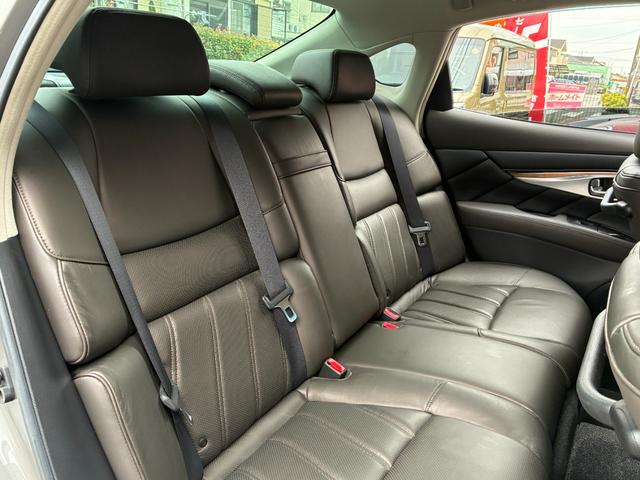 NISSAN FUGA HYBRID VIP PACKAGE