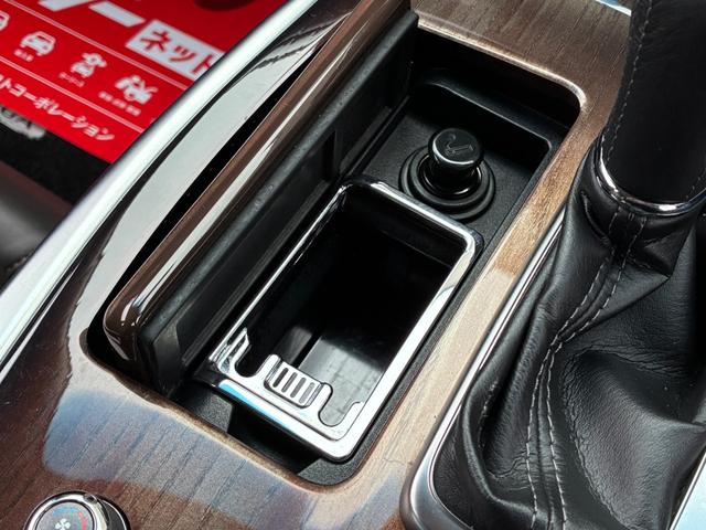NISSAN FUGA HYBRID VIP PACKAGE