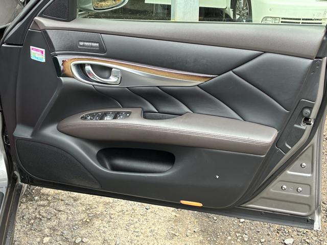 NISSAN FUGA HYBRID VIP PACKAGE