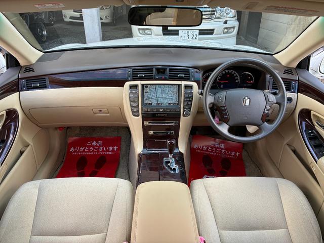 TOYOTA CROWN ROYAL SALOON PREMIUM EDITION