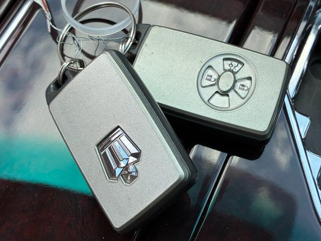 TOYOTA CROWN ROYAL SALOON PREMIUM EDITION