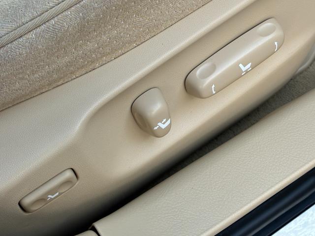 TOYOTA CROWN ROYAL SALOON PREMIUM EDITION