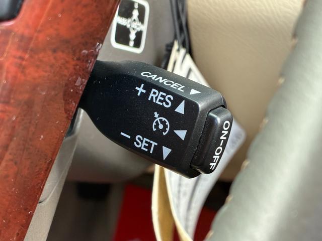 TOYOTA CROWN ROYAL SALOON PREMIUM EDITION