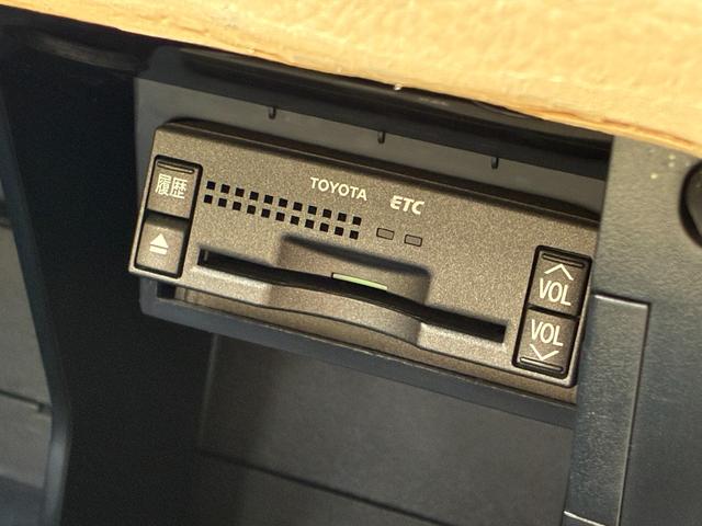 TOYOTA CROWN ROYAL SALOON PREMIUM EDITION