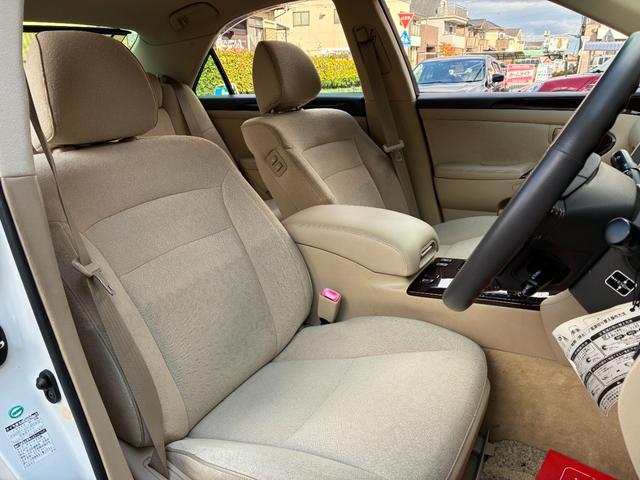 TOYOTA CROWN ROYAL SALOON PREMIUM EDITION