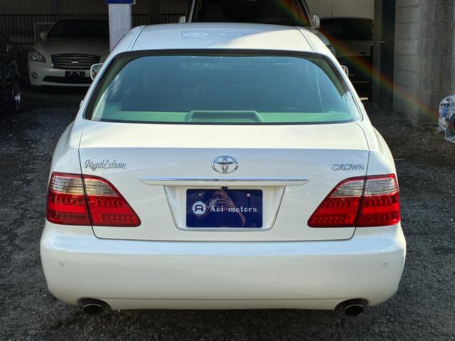 TOYOTA CROWN ROYAL SALOON PREMIUM EDITION