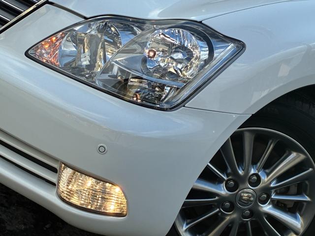 TOYOTA CROWN ROYAL SALOON PREMIUM EDITION