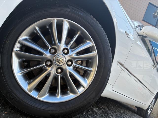 TOYOTA CROWN ROYAL SALOON PREMIUM EDITION