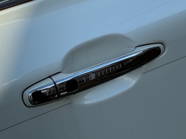 TOYOTA CROWN ROYAL SALOON PREMIUM EDITION