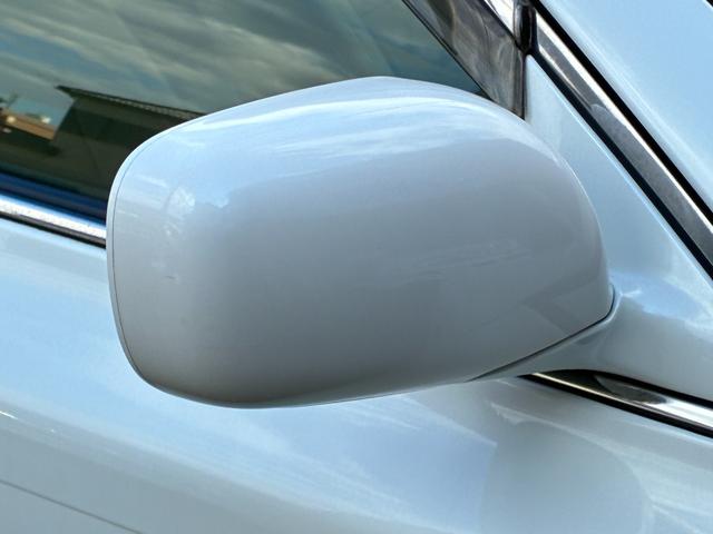 TOYOTA CROWN ROYAL SALOON PREMIUM EDITION