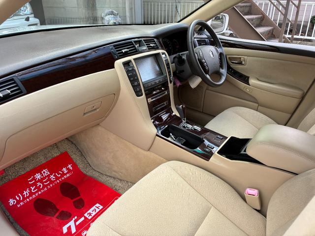 TOYOTA CROWN ROYAL SALOON PREMIUM EDITION