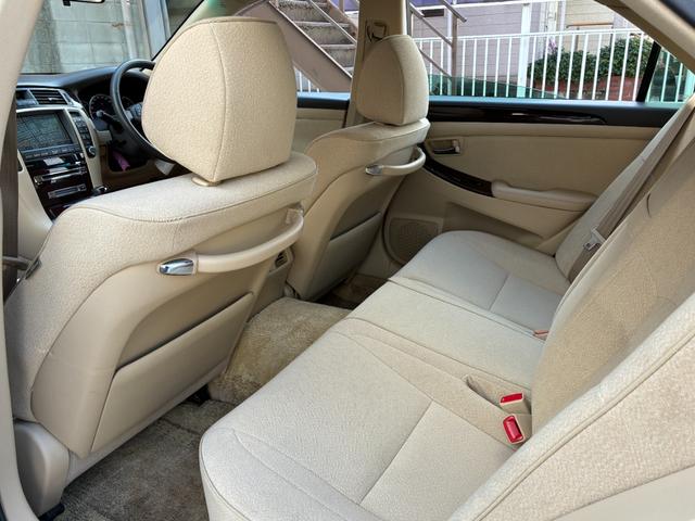 TOYOTA CROWN ROYAL SALOON PREMIUM EDITION