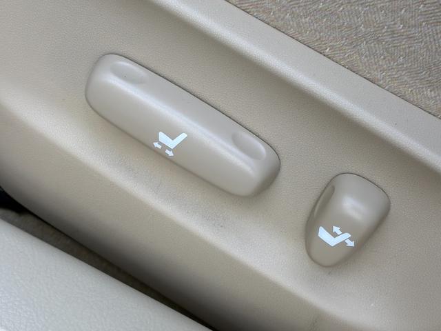 TOYOTA CROWN ROYAL SALOON PREMIUM EDITION