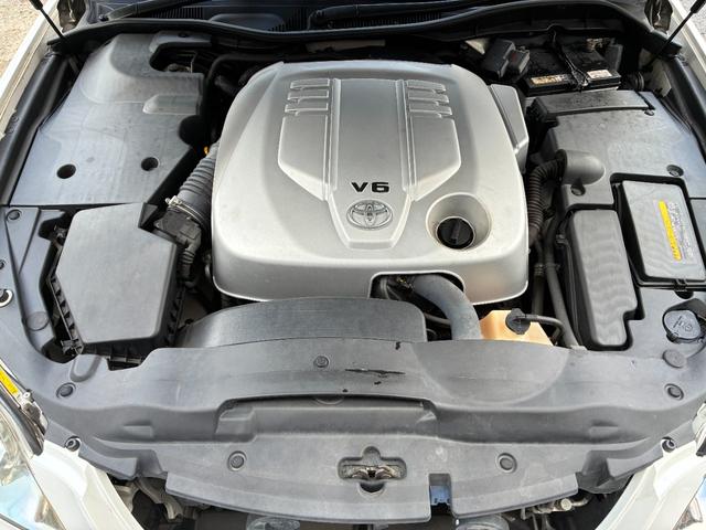 TOYOTA CROWN ROYAL SALOON PREMIUM EDITION