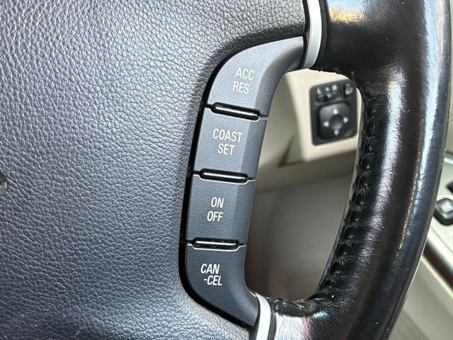 パジェロ ロング エクシード ディーゼルターボ 4WD KENWOODナビ バックモニター Bluetoothオーディオ シートヒーター ETC クルーズコントロール 三列シート フルフラット AC100V電源 キーレス(5枚目)