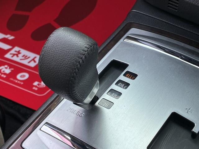 パジェロ ロング エクシード ディーゼルターボ 4WD KENWOODナビ バックモニター Bluetoothオーディオ シートヒーター ETC クルーズコントロール 三列シート フルフラット AC100V電源 キーレス(6枚目)