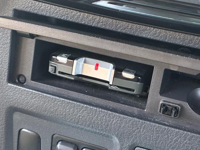 パジェロ ロング エクシード ディーゼルターボ 4WD KENWOODナビ バックモニター Bluetoothオーディオ シートヒーター ETC クルーズコントロール 三列シート フルフラット AC100V電源 キーレス(8枚目)