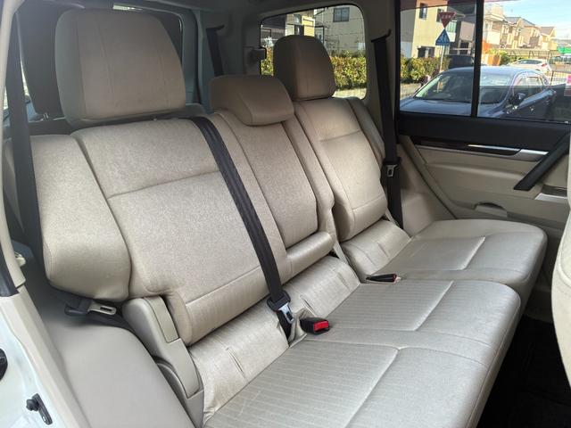 パジェロ ロング エクシード ディーゼルターボ 4WD KENWOODナビ バックモニター Bluetoothオーディオ シートヒーター ETC クルーズコントロール 三列シート フルフラット AC100V電源 キーレス(11枚目)