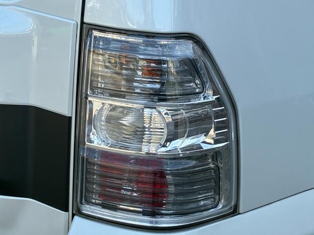 パジェロ ロング エクシード ディーゼルターボ 4WD KENWOODナビ バックモニター Bluetoothオーディオ シートヒーター ETC クルーズコントロール 三列シート フルフラット AC100V電源 キーレス(35枚目)