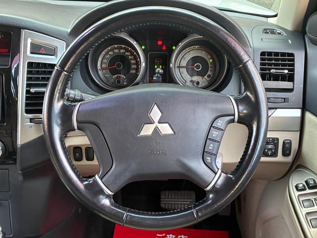 パジェロ ロング エクシード ディーゼルターボ 4WD KENWOODナビ バックモニター Bluetoothオーディオ シートヒーター ETC クルーズコントロール 三列シート フルフラット AC100V電源 キーレス(53枚目)