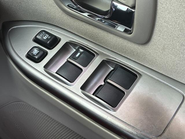 パジェロ ロング エクシード ディーゼルターボ 4WD KENWOODナビ バックモニター Bluetoothオーディオ シートヒーター ETC クルーズコントロール 三列シート フルフラット AC100V電源 キーレス(55枚目)