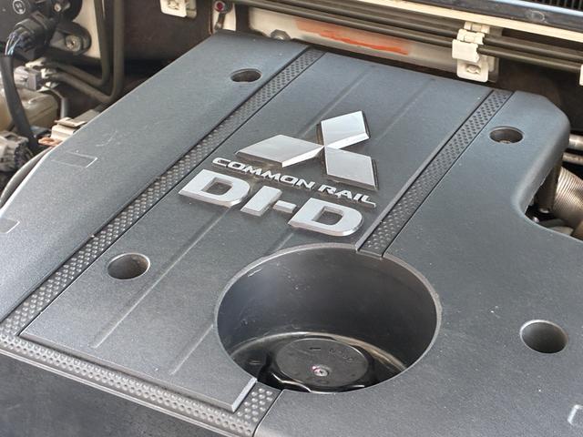 パジェロ ロング エクシード ディーゼルターボ 4WD KENWOODナビ バックモニター Bluetoothオーディオ シートヒーター ETC クルーズコントロール 三列シート フルフラット AC100V電源 キーレス(76枚目)