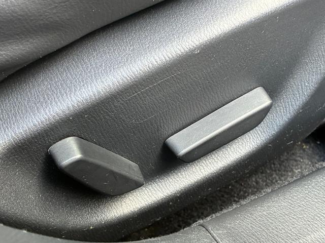 アクセラスポーツ XD ディーゼルターボ サンルーフ BOSEスピーカー 衝突被害軽減ブレーキ レーダークルーズコントロール 18インチブラックAW RVM バックモニター 電動シート メーカーナビ ハーフレザーシート(8枚目)