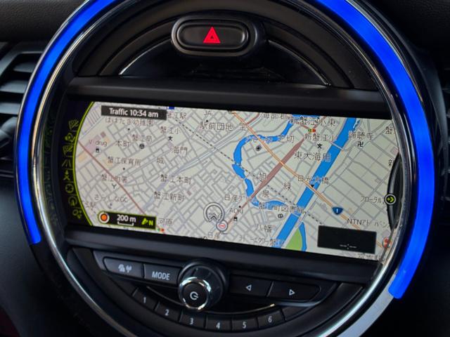 MINI クーパー 5ドア メーカーHDDナビ ドライビングモード ETC キーレス オートヘッドライト オートワイパー ストレージコンパートメントPKG 純正アルミホイール ドラレコ アームレスト アンビエントライト(3枚目)