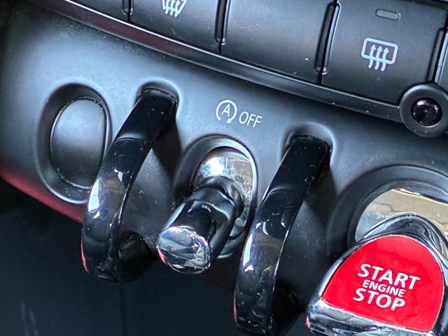 MINI クーパー 5ドア メーカーHDDナビ ドライビングモード ETC キーレス オートヘッドライト オートワイパー ストレージコンパートメントPKG 純正アルミホイール ドラレコ アームレスト アンビエントライト(8枚目)