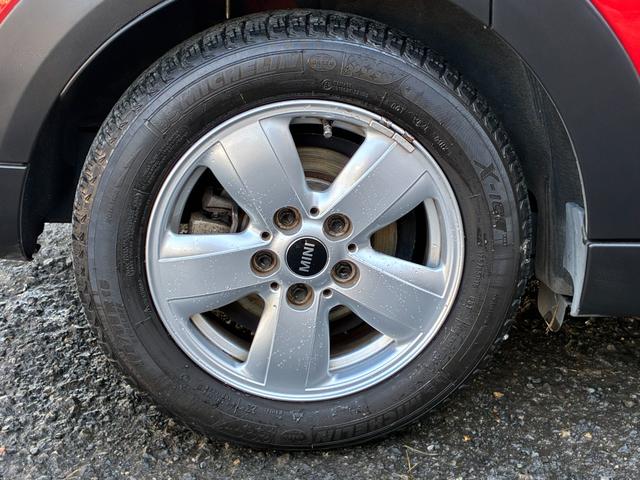 MINI クーパー 5ドア メーカーHDDナビ ドライビングモード ETC キーレス オートヘッドライト オートワイパー ストレージコンパートメントPKG 純正アルミホイール ドラレコ アームレスト アンビエントライト(26枚目)