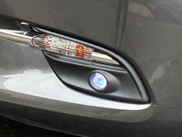 アクセラスポーツ ２２ＸＤ　Ｌパッケージ　ディーゼル　６速ＭＴ　サンルーフ　黒革シート　メーカーナビ　バックモニター　衝突被害軽減ブレーキ　レーダークルコン　ＢＯＳＥスピーカー　フルセグＴＶ　ＤＶＤ再生　ＥＴＣ　クリアランスソナー　ＨＵＤ（25枚目）