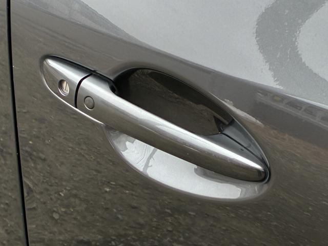 アクセラスポーツ ２２ＸＤ　Ｌパッケージ　ディーゼル　６速ＭＴ　サンルーフ　黒革シート　メーカーナビ　バックモニター　衝突被害軽減ブレーキ　レーダークルコン　ＢＯＳＥスピーカー　フルセグＴＶ　ＤＶＤ再生　ＥＴＣ　クリアランスソナー　ＨＵＤ（35枚目）