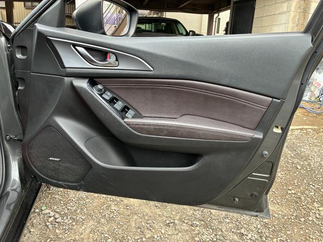 アクセラスポーツ ２２ＸＤ　Ｌパッケージ　ディーゼル　６速ＭＴ　サンルーフ　黒革シート　メーカーナビ　バックモニター　衝突被害軽減ブレーキ　レーダークルコン　ＢＯＳＥスピーカー　フルセグＴＶ　ＤＶＤ再生　ＥＴＣ　クリアランスソナー　ＨＵＤ（64枚目）