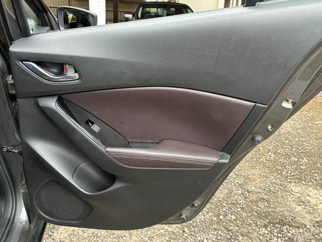 アクセラスポーツ ２２ＸＤ　Ｌパッケージ　ディーゼル　６速ＭＴ　サンルーフ　黒革シート　メーカーナビ　バックモニター　衝突被害軽減ブレーキ　レーダークルコン　ＢＯＳＥスピーカー　フルセグＴＶ　ＤＶＤ再生　ＥＴＣ　クリアランスソナー　ＨＵＤ（65枚目）