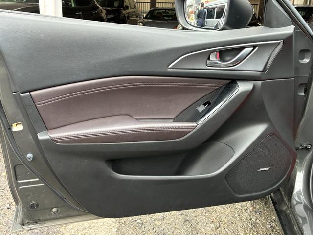 アクセラスポーツ ２２ＸＤ　Ｌパッケージ　ディーゼル　６速ＭＴ　サンルーフ　黒革シート　メーカーナビ　バックモニター　衝突被害軽減ブレーキ　レーダークルコン　ＢＯＳＥスピーカー　フルセグＴＶ　ＤＶＤ再生　ＥＴＣ　クリアランスソナー　ＨＵＤ（66枚目）