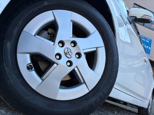 プリウス Ｇ　車検２年付　ナビ　バックモニター　フルセグＴＶ　クルーズコントロール　スマートキー　ビルトインＥＴＣ　Ｂｌｕｅｔｏｏｔｈオーディオ　オートヘッドライト　ウィンカーミラー　レベライザー　オートエアコン（22枚目）