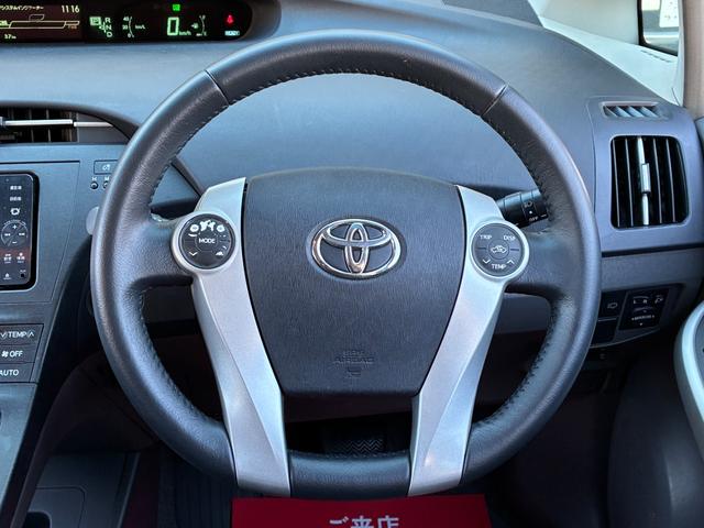 プリウス Ｓツーリングセレクション　純正ナビ　バックモニター　ＴＥＩＮ／ＦＲＥＸＺ車高調　ｆｅｎｉｃｅ１９インチアルミホイール　ＥＴＣ　フルセグＴＶ　Ｂｌｕｅｔｏｏｔｈオーディオ　オートヘッドライト　スペアタイヤ　オートＡＣ（9枚目）