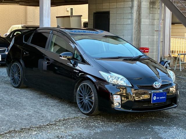 プリウス Ｓツーリングセレクション　純正ナビ　バックモニター　ＴＥＩＮ／ＦＲＥＸＺ車高調　ｆｅｎｉｃｅ１９インチアルミホイール　ＥＴＣ　フルセグＴＶ　Ｂｌｕｅｔｏｏｔｈオーディオ　オートヘッドライト　スペアタイヤ　オートＡＣ（14枚目）