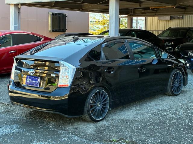 プリウス Ｓツーリングセレクション　純正ナビ　バックモニター　ＴＥＩＮ／ＦＲＥＸＺ車高調　ｆｅｎｉｃｅ１９インチアルミホイール　ＥＴＣ　フルセグＴＶ　Ｂｌｕｅｔｏｏｔｈオーディオ　オートヘッドライト　スペアタイヤ　オートＡＣ（18枚目）