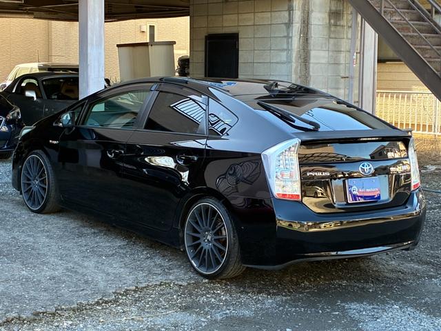 プリウス Ｓツーリングセレクション　純正ナビ　バックモニター　ＴＥＩＮ／ＦＲＥＸＺ車高調　ｆｅｎｉｃｅ１９インチアルミホイール　ＥＴＣ　フルセグＴＶ　Ｂｌｕｅｔｏｏｔｈオーディオ　オートヘッドライト　スペアタイヤ　オートＡＣ（20枚目）