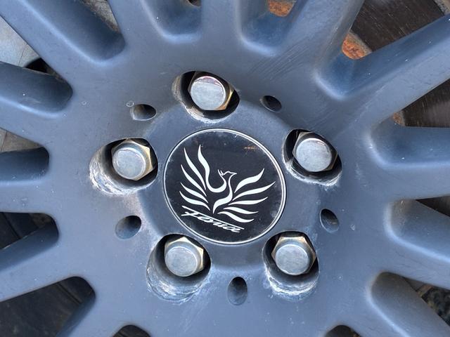 プリウス Ｓツーリングセレクション　純正ナビ　バックモニター　ＴＥＩＮ／ＦＲＥＸＺ車高調　ｆｅｎｉｃｅ１９インチアルミホイール　ＥＴＣ　フルセグＴＶ　Ｂｌｕｅｔｏｏｔｈオーディオ　オートヘッドライト　スペアタイヤ　オートＡＣ（29枚目）