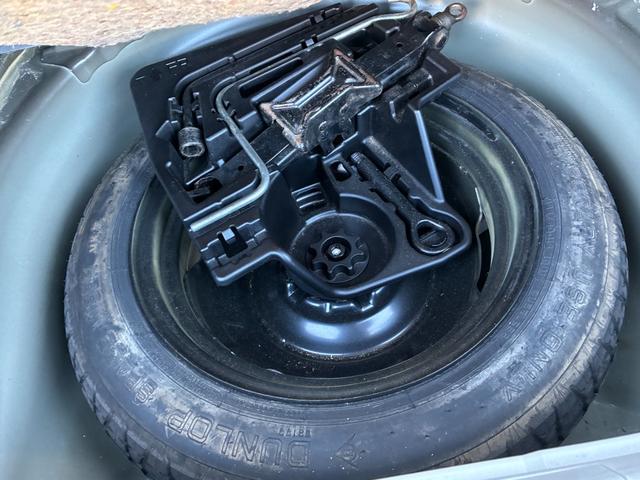 プリウス Ｓツーリングセレクション　純正ナビ　バックモニター　ＴＥＩＮ／ＦＲＥＸＺ車高調　ｆｅｎｉｃｅ１９インチアルミホイール　ＥＴＣ　フルセグＴＶ　Ｂｌｕｅｔｏｏｔｈオーディオ　オートヘッドライト　スペアタイヤ　オートＡＣ（42枚目）