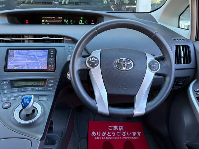 プリウス Ｓツーリングセレクション　純正ナビ　バックモニター　ＴＥＩＮ／ＦＲＥＸＺ車高調　ｆｅｎｉｃｅ１９インチアルミホイール　ＥＴＣ　フルセグＴＶ　Ｂｌｕｅｔｏｏｔｈオーディオ　オートヘッドライト　スペアタイヤ　オートＡＣ（47枚目）