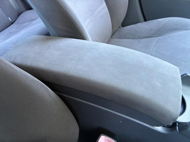 プリウス Ｓツーリングセレクション　純正ナビ　バックモニター　ＴＥＩＮ／ＦＲＥＸＺ車高調　ｆｅｎｉｃｅ１９インチアルミホイール　ＥＴＣ　フルセグＴＶ　Ｂｌｕｅｔｏｏｔｈオーディオ　オートヘッドライト　スペアタイヤ　オートＡＣ（61枚目）