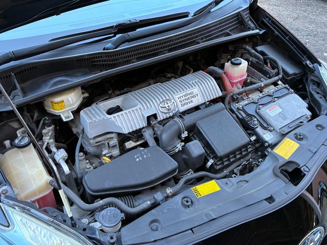 プリウス Ｓツーリングセレクション　純正ナビ　バックモニター　ＴＥＩＮ／ＦＲＥＸＺ車高調　ｆｅｎｉｃｅ１９インチアルミホイール　ＥＴＣ　フルセグＴＶ　Ｂｌｕｅｔｏｏｔｈオーディオ　オートヘッドライト　スペアタイヤ　オートＡＣ（72枚目）